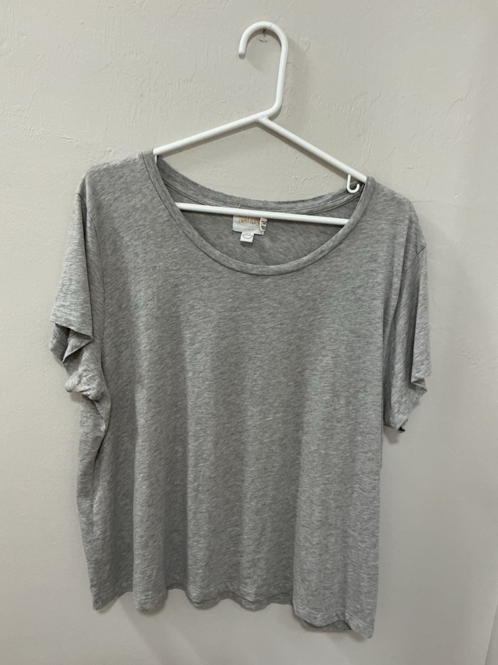 Nation Los Angeles Lightweight Gray Women's Scoop Neck Tee size XXL